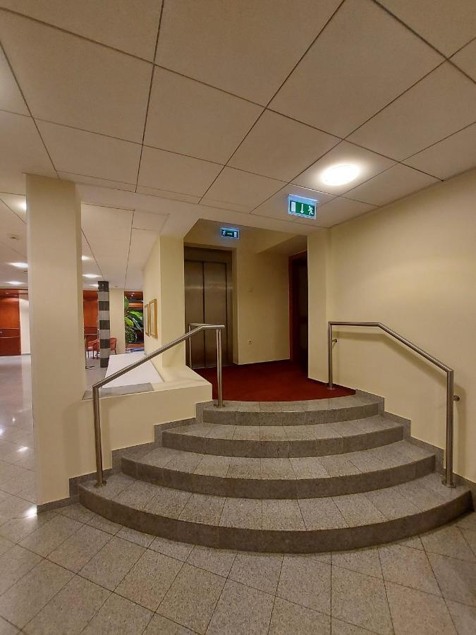 Csipke Hotel Kiskunhalas Extérieur photo
