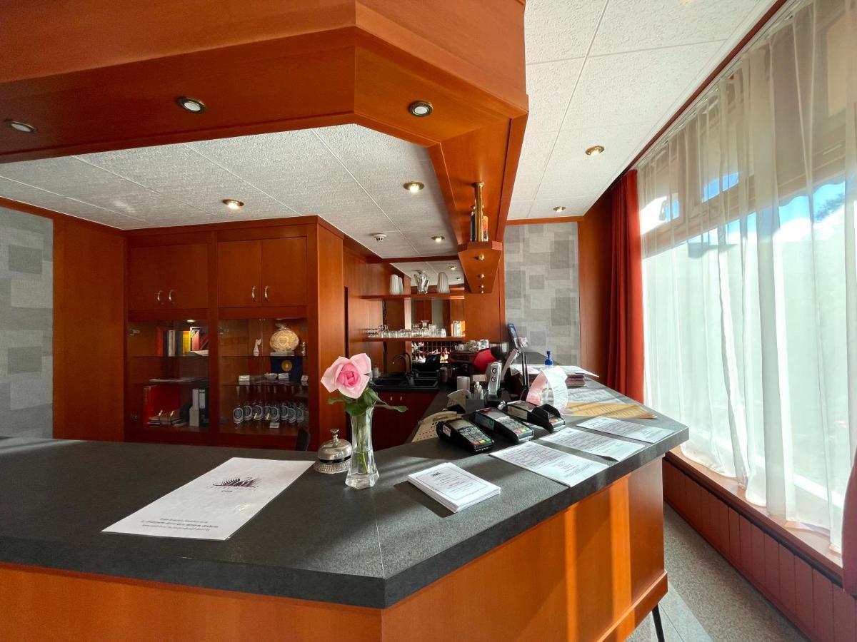 Csipke Hotel Kiskunhalas Extérieur photo